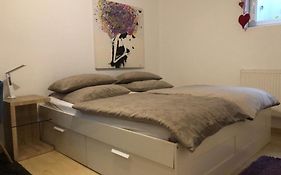 Christine Oparaugo - Privatzimmer Mit Bad